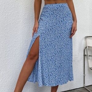 ✨4 for $15✨ Ditsy blue white Floral Split Thigh Skirt Midi Vacation Beach spring
